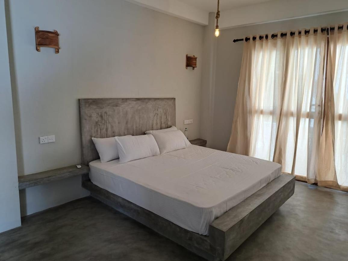 The Surf Access Guest House Arugam Bay Exteriör bild