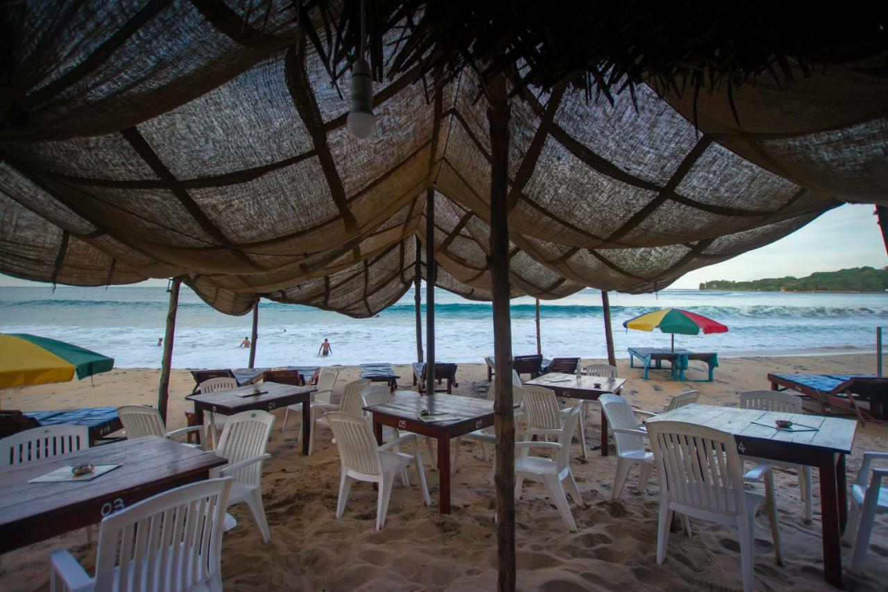 The Surf Access Guest House Arugam Bay Exteriör bild