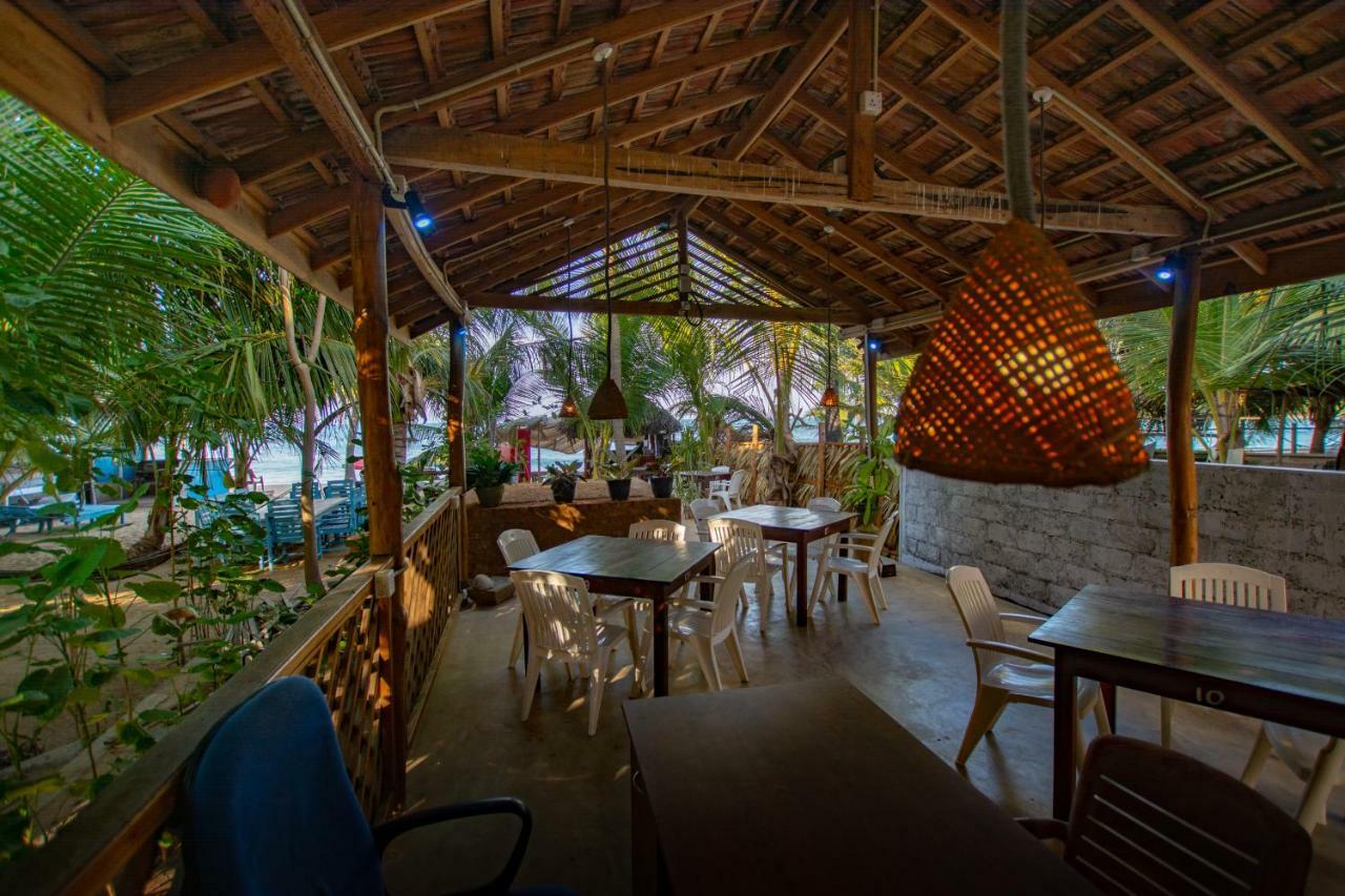 The Surf Access Guest House Arugam Bay Exteriör bild